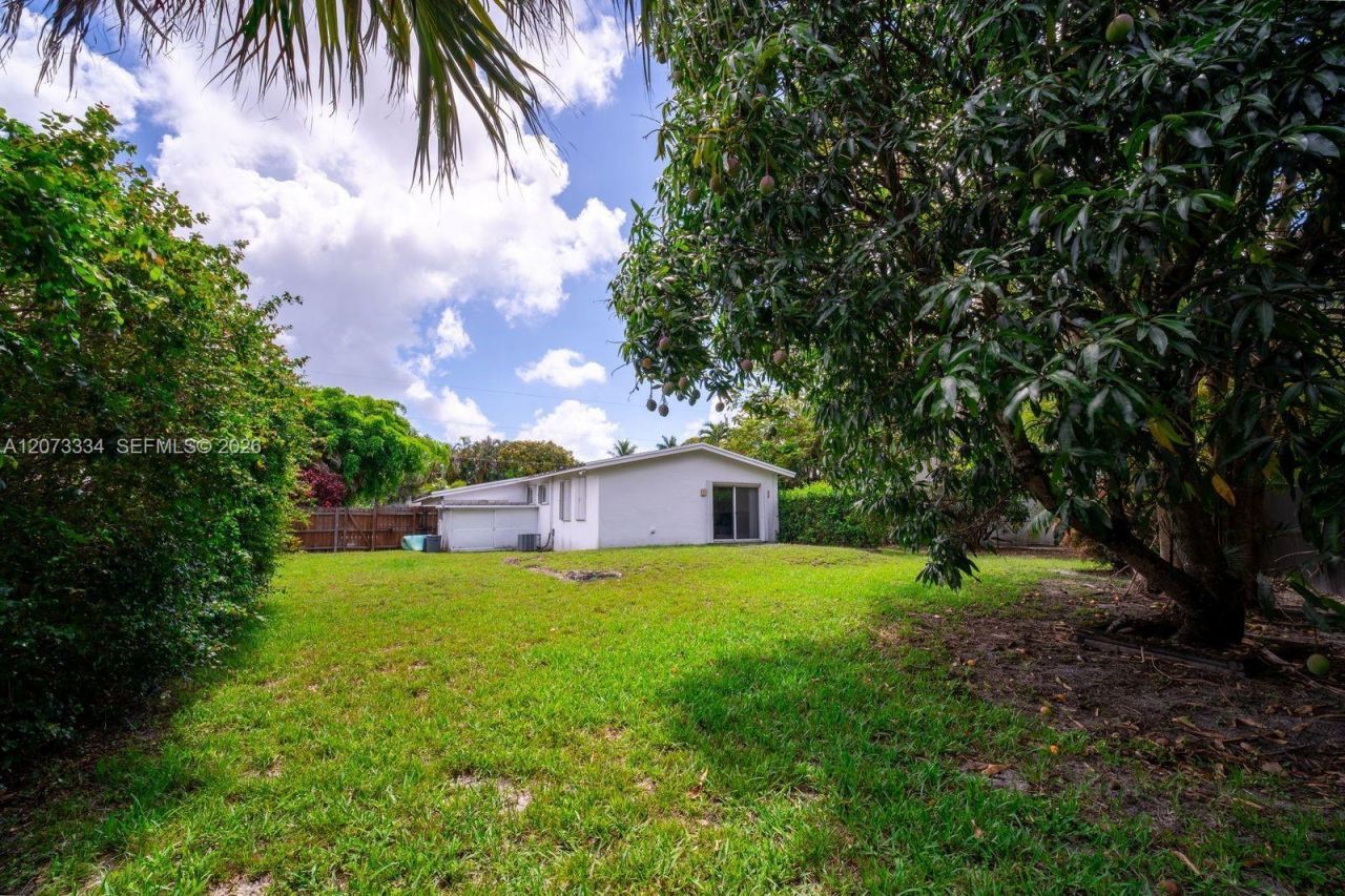 11600 NE 6th Ave , Biscayne Park, FL 33161 Photo