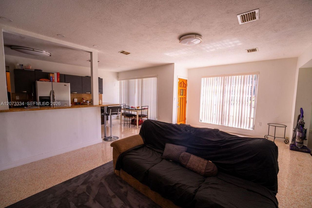 11600 NE 6th Ave , Biscayne Park, FL 33161 Photo