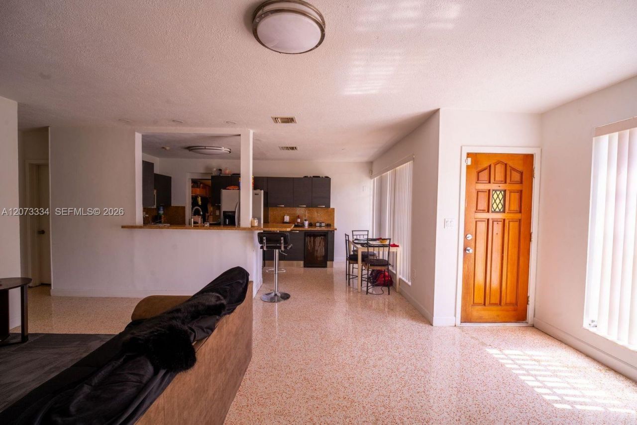 11600 NE 6th Ave , Biscayne Park, FL 33161 Photo