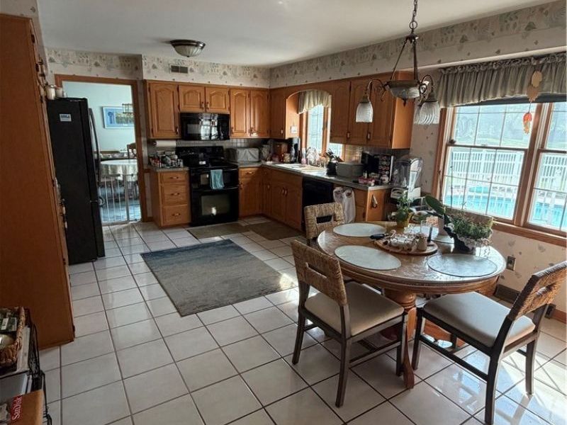 1415 Lake Center Street NW, Uniontown, OH 44685 Photo 9