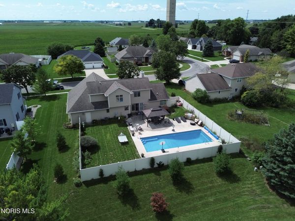 709 Parkside Drive , Wauseon, OH 43567
