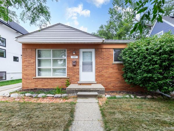 1377 Chapin Avenue , Birmingham, Mi 48009