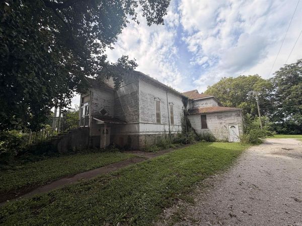 98 Snowden Street, Andrews, IN 46702