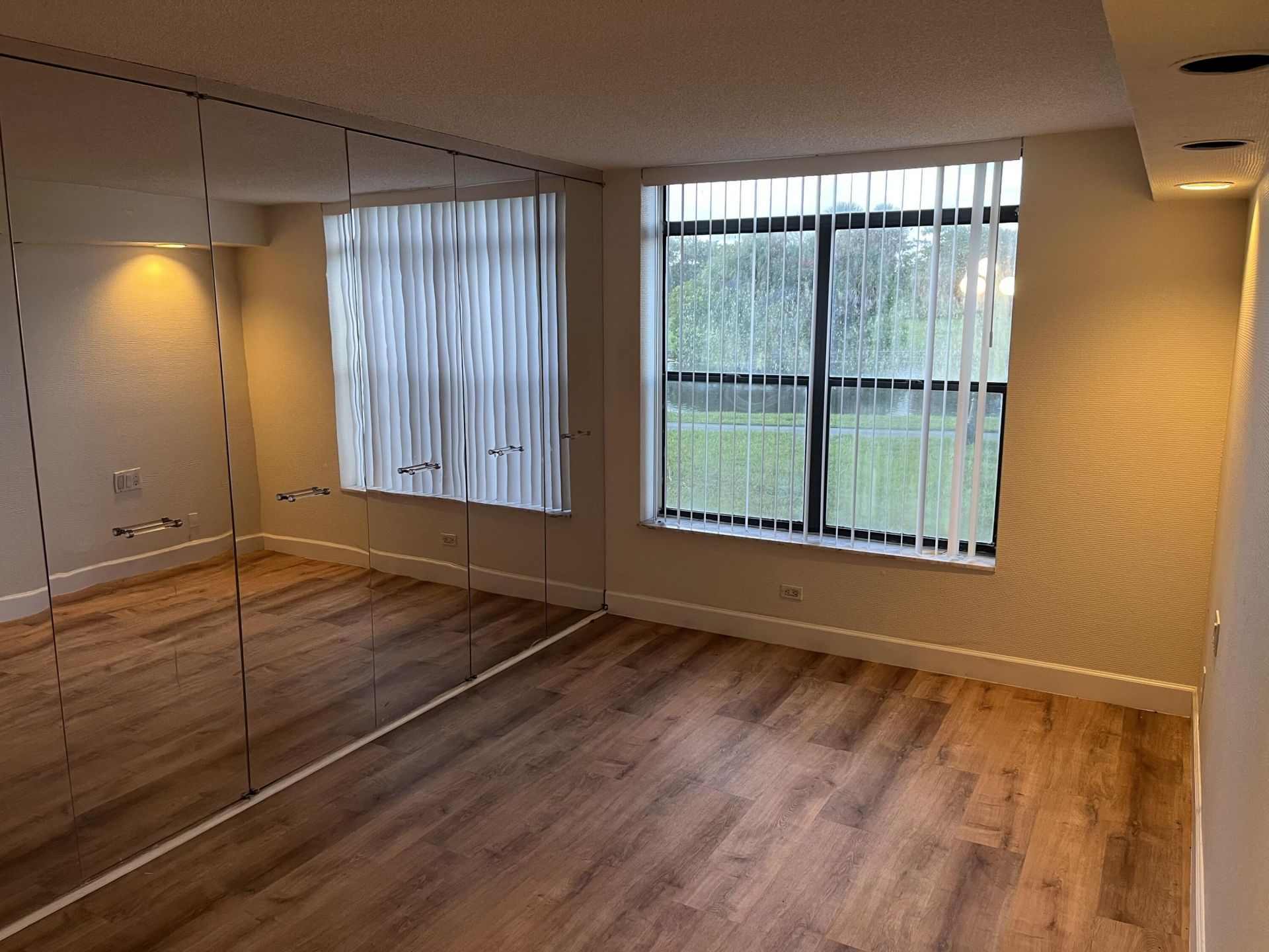 3760 Inverrary Drive, Unit 1T, Lauderhill, FL 33319 Photo