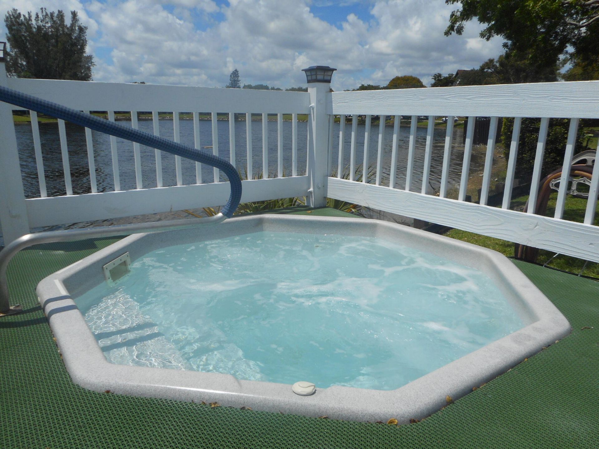 3760 Inverrary Drive, Unit 1T, Lauderhill, FL 33319 Photo