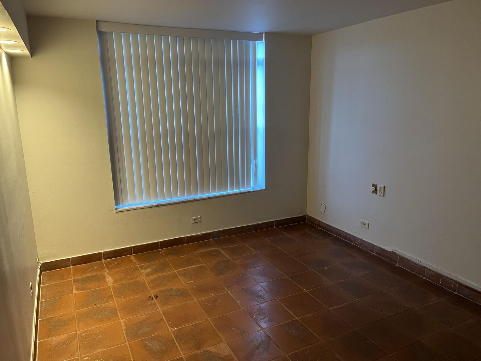 3760 Inverrary Drive, Unit 1T, Lauderhill, FL 33319 Photo