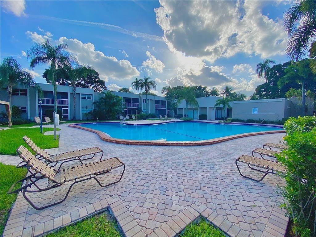 8506 Old Country Manor, Unit 213, Davie, FL 33328 Photo
