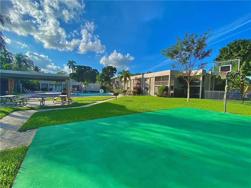 8506 Old Country Manor, Unit 213, Davie, FL 33328 Photo