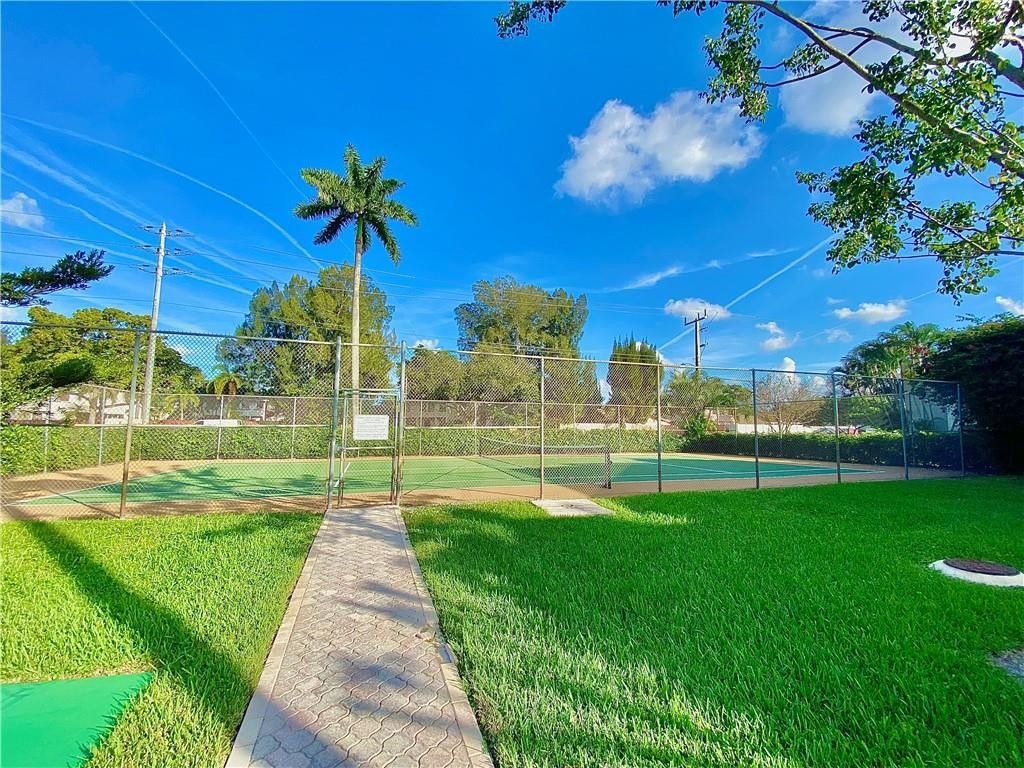 8506 Old Country Manor, Unit 213, Davie, FL 33328 Photo