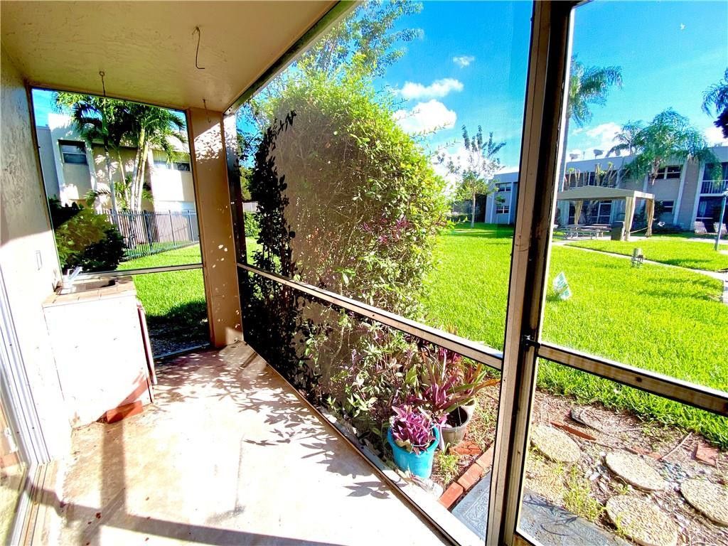 8506 Old Country Manor, Unit 213, Davie, FL 33328 Photo