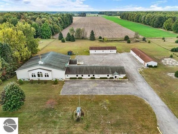 1800 M-55 E, Cadillac, MI 49601