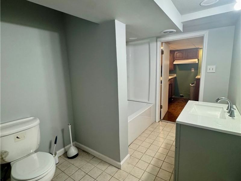 243 Main Street, Unit A, Saint Clairsville, OH 43950 Photo 21