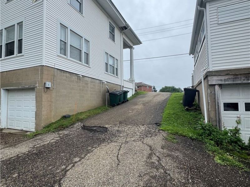 243 Main Street, Unit A, Saint Clairsville, OH 43950 Photo 4
