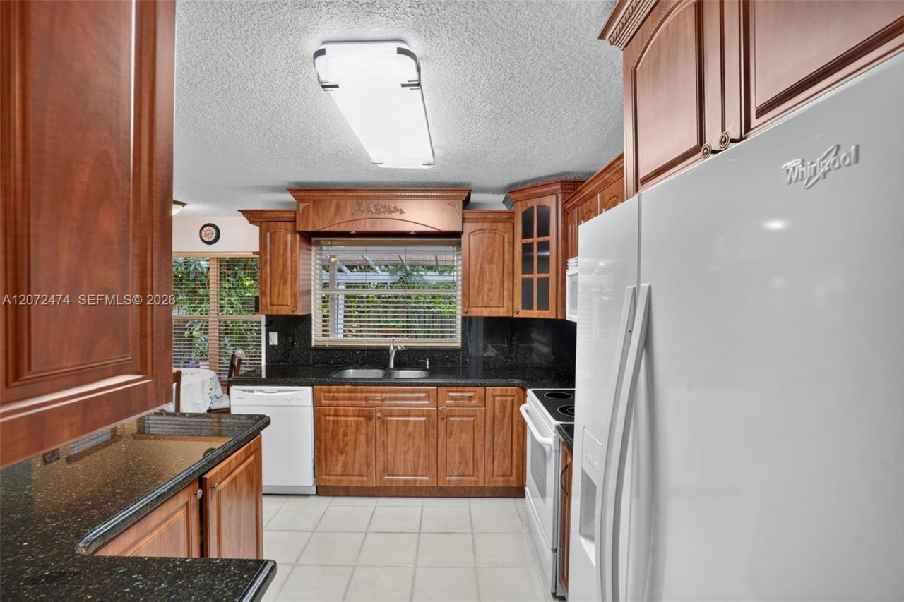 18253 SW 5th St , Pembroke Pines, FL 33029 Photo
