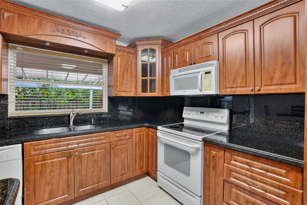 18253 SW 5th St , Pembroke Pines, FL 33029 Photo