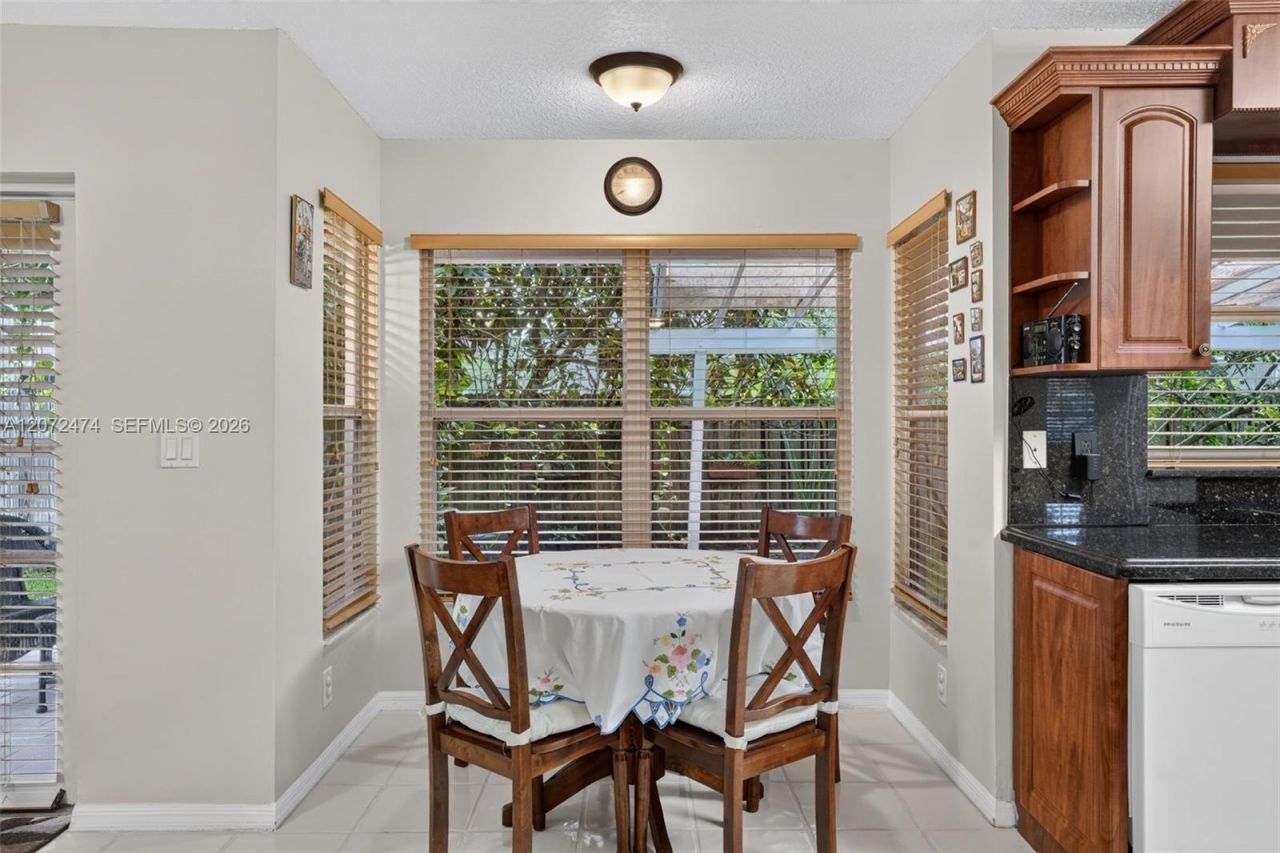 18253 SW 5th St , Pembroke Pines, FL 33029 Photo