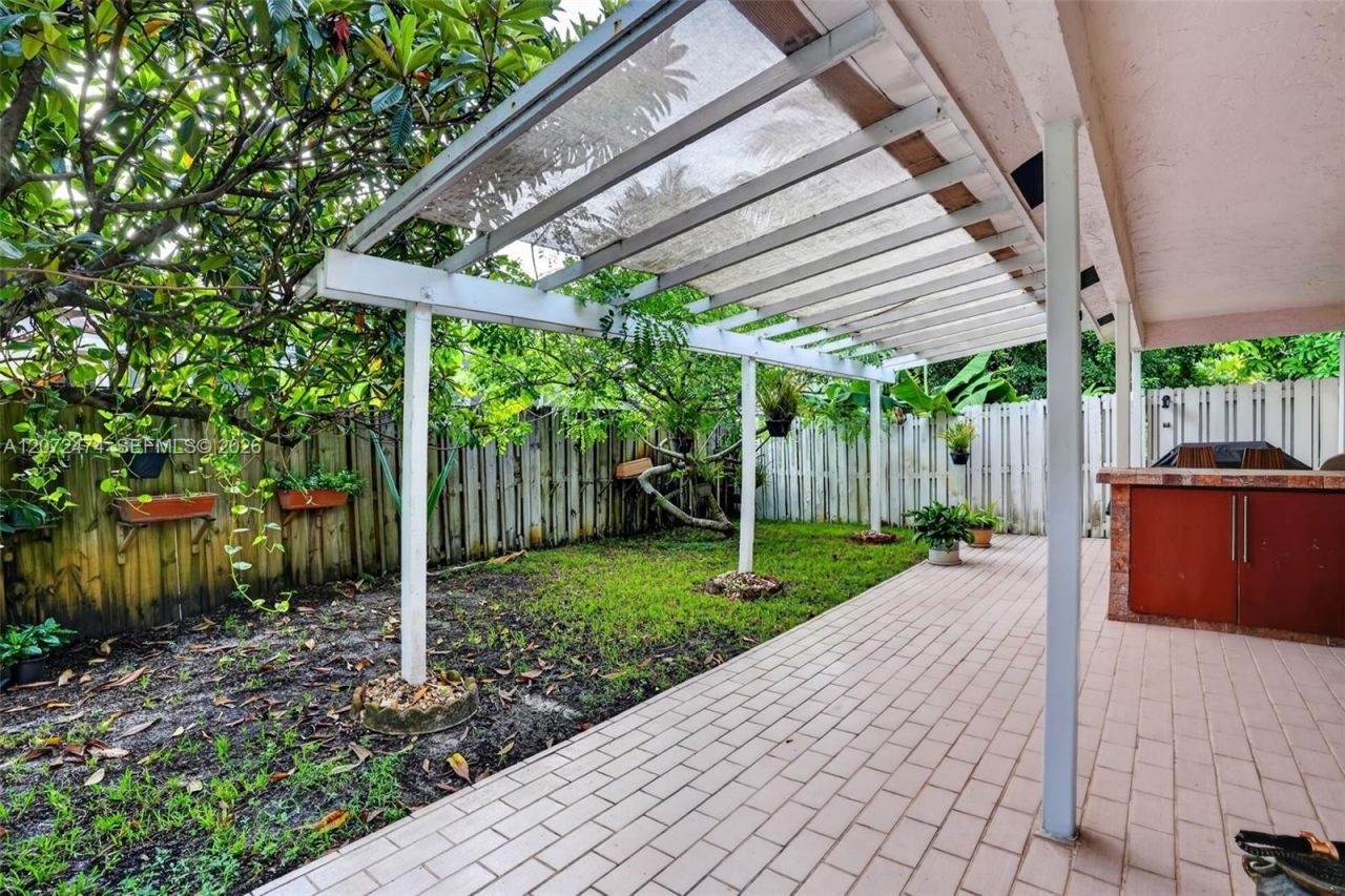 18253 SW 5th St , Pembroke Pines, FL 33029 Photo