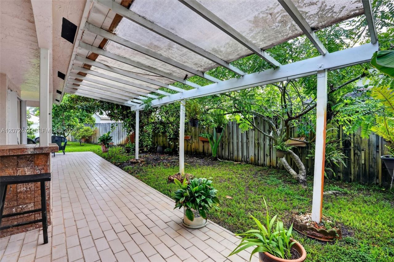 18253 SW 5th St , Pembroke Pines, FL 33029 Photo