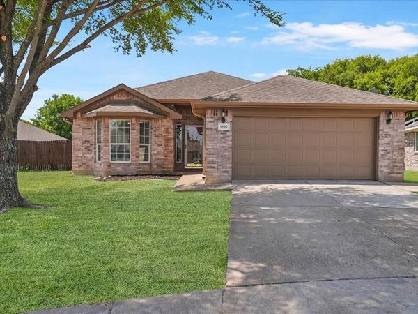 1002 James Donald Lane, Glenn Heights, TX 75154