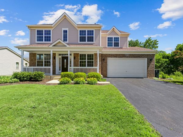 2819 Sweet Clover Way , Wauconda, IL 60084