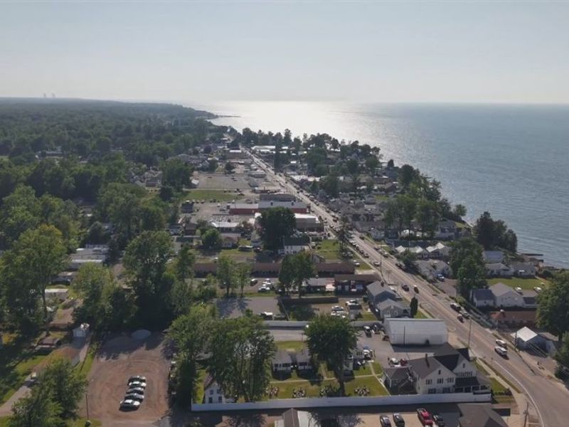 5090 Lake Road E, Unit 2, Geneva on the Lake, OH 44010 Photo 10