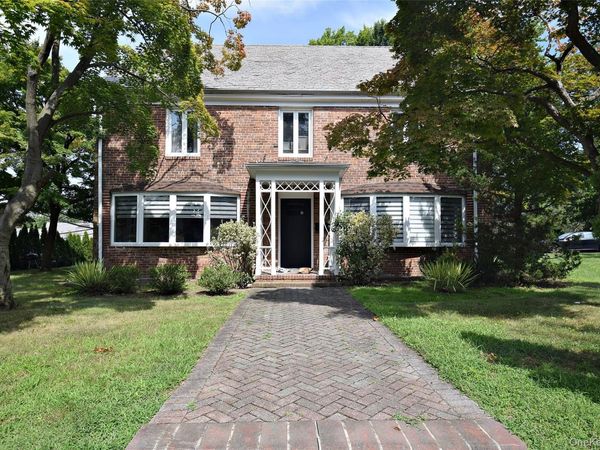 25 A Old Mill Road , Great Neck, NY 11023