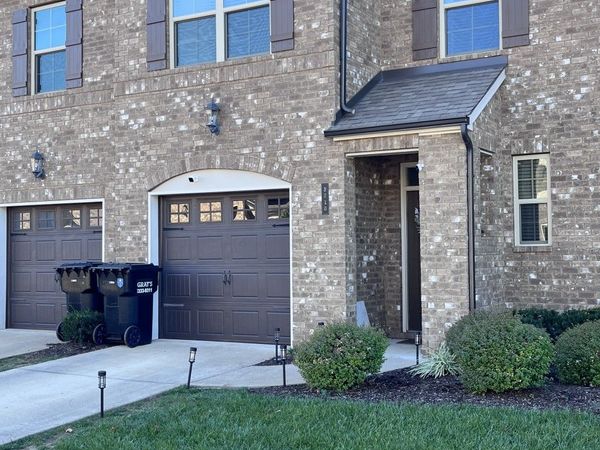 3010 Defilade Dr , Murfreesboro, TN 37128