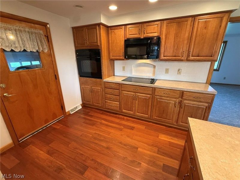 1104 S Broadway Street , New Philadelphia, OH 44663 Photo 10