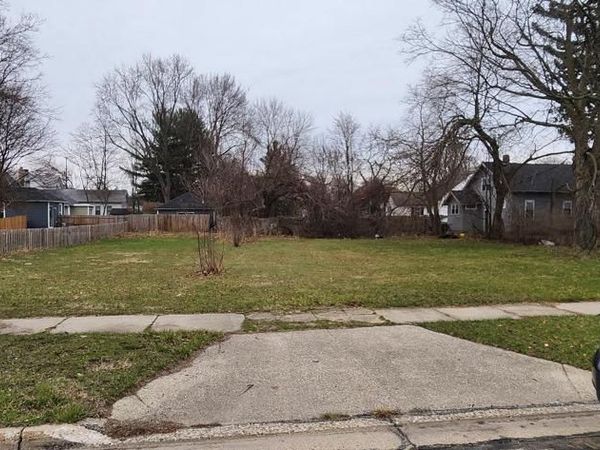 1236 Pine Street, Muskegon, MI 49442