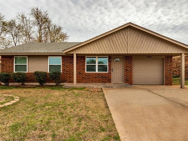 722 W Perry Drive, Mustang, OK 73064