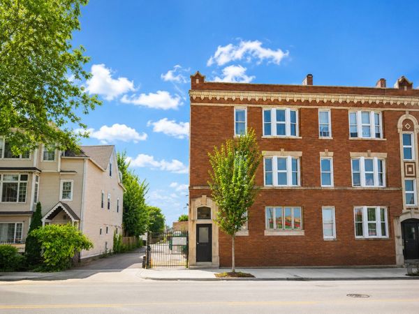 1946 N Kimball Avenue , Unit 2, Chicago, IL 60647