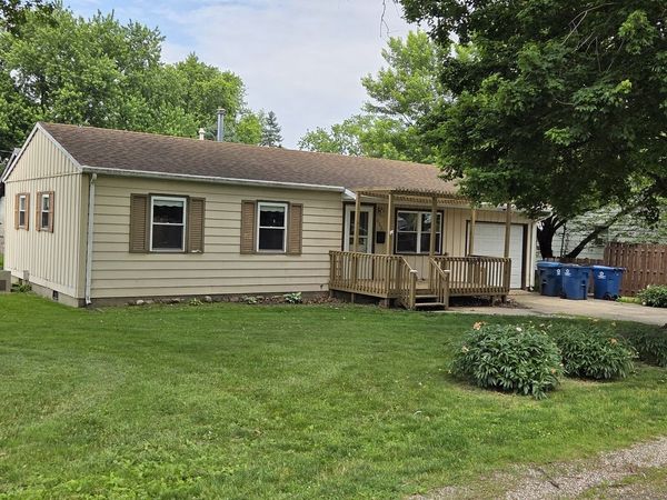 623 S 5th Avenue , Hoopeston, IL 60942