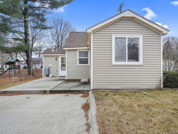 47181 Pinecrest Drive , Shelby Township, Mi 48317