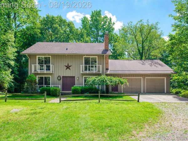 1761 Waw Lake Road, Brighton Township, Mi 48114