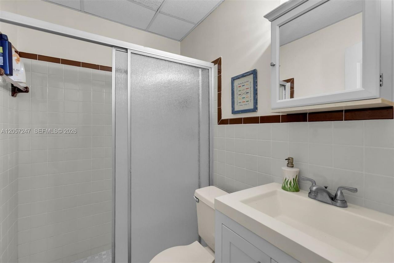 350 11th St , Key Colony, FL 33051 Photo