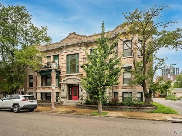 19 N Taylor Avenue , St Louis, MO 63108