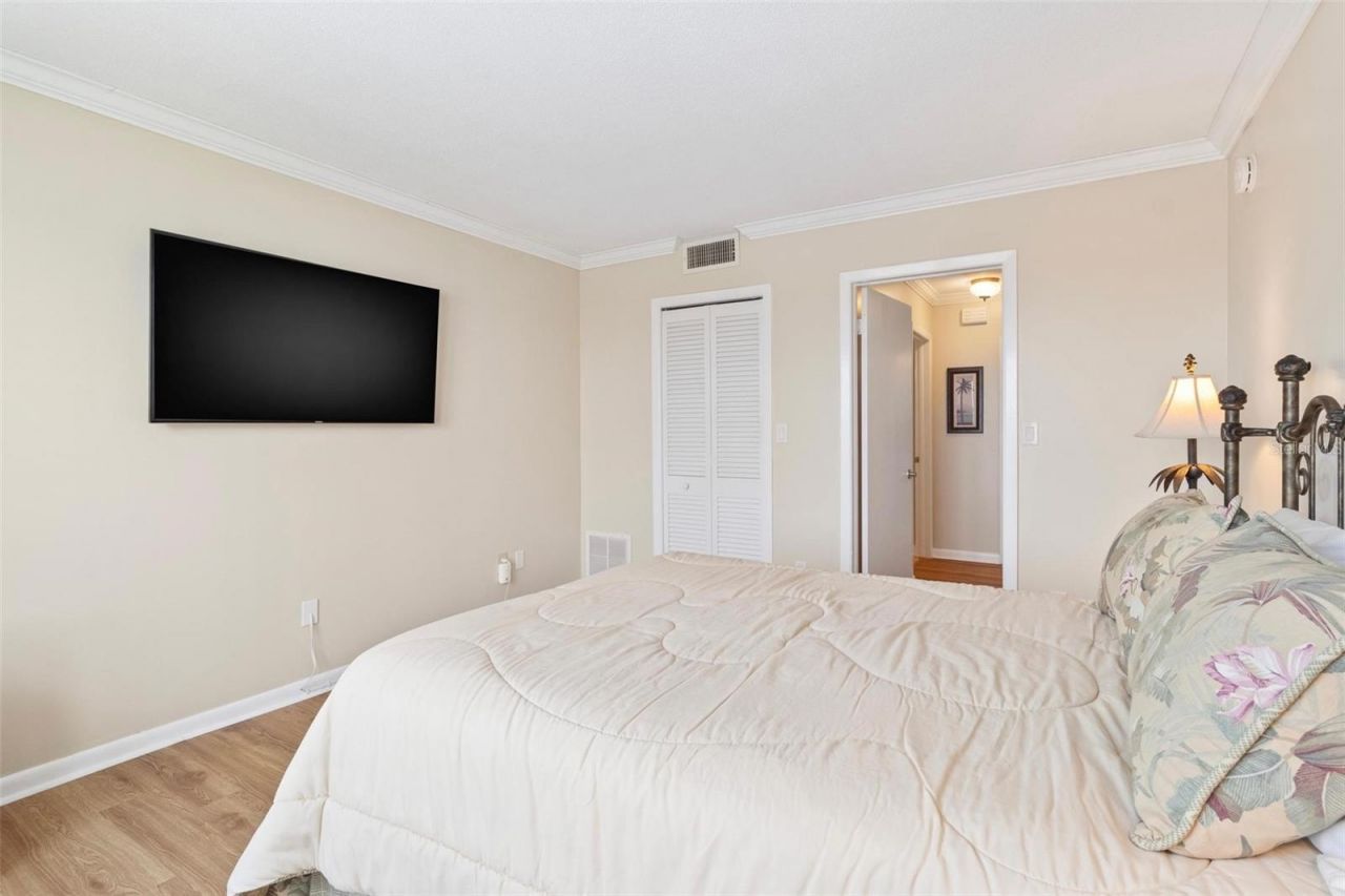 5220 Brittany Drive S, Unit 1309, Saint Petersburg, FL 33715 Photo