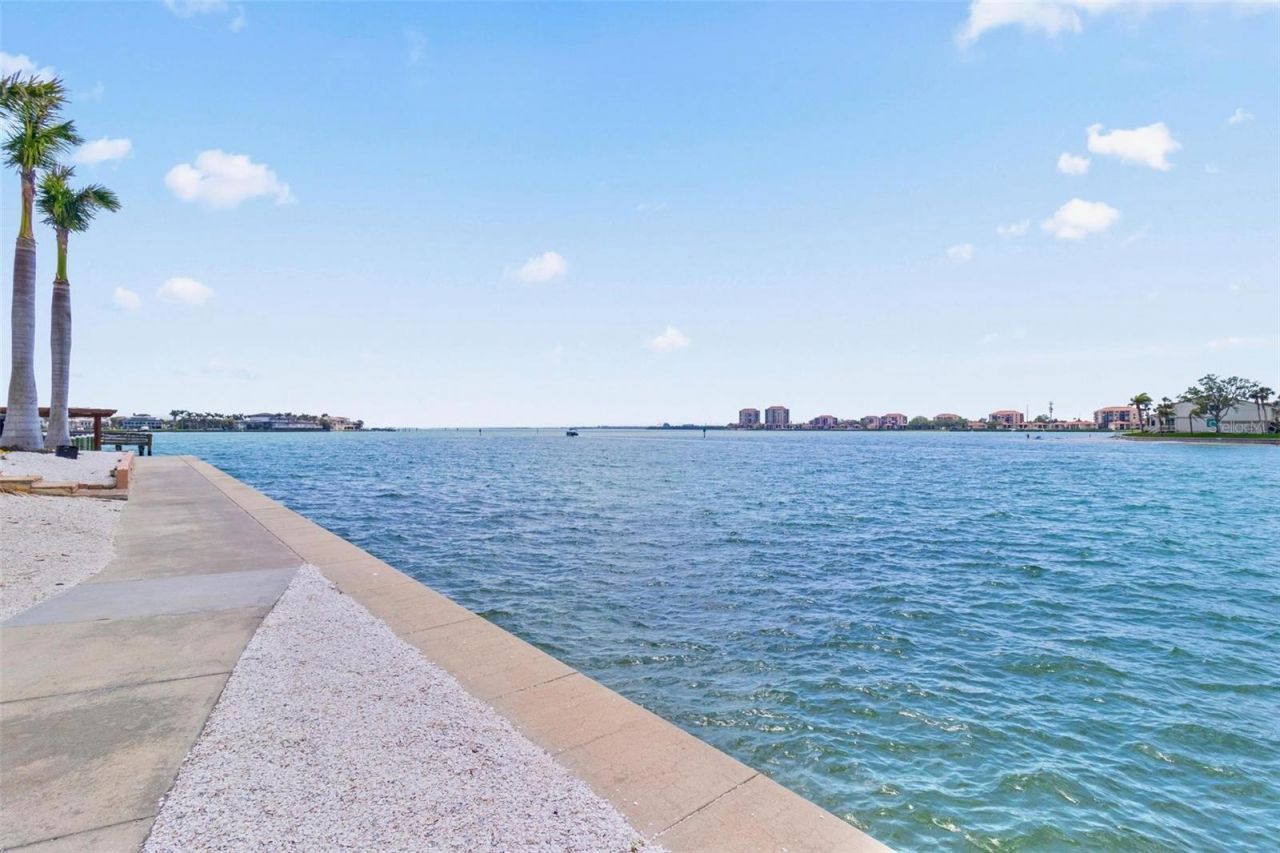 5220 Brittany Drive S, Unit 1309, Saint Petersburg, FL 33715 Photo