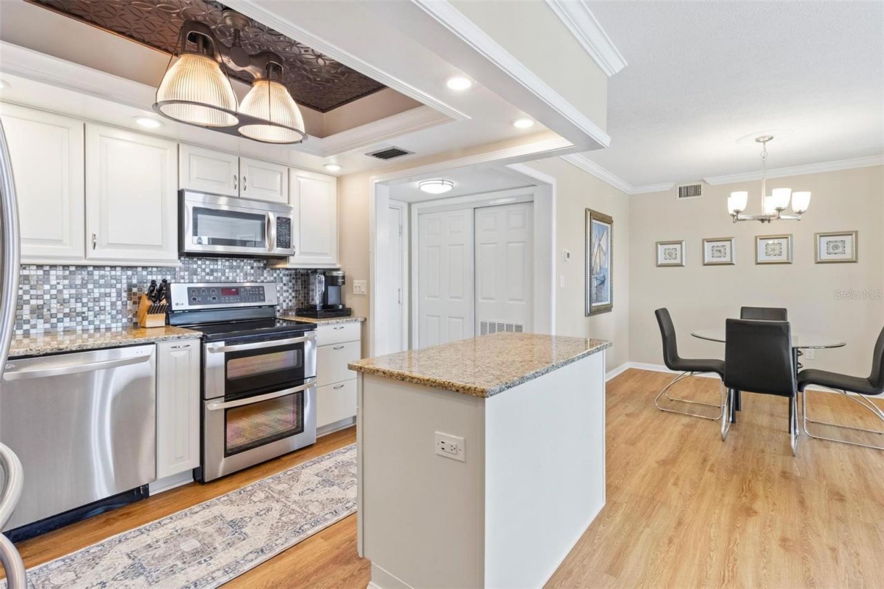 5220 Brittany Drive S, Unit 1309, Saint Petersburg, FL 33715 Photo