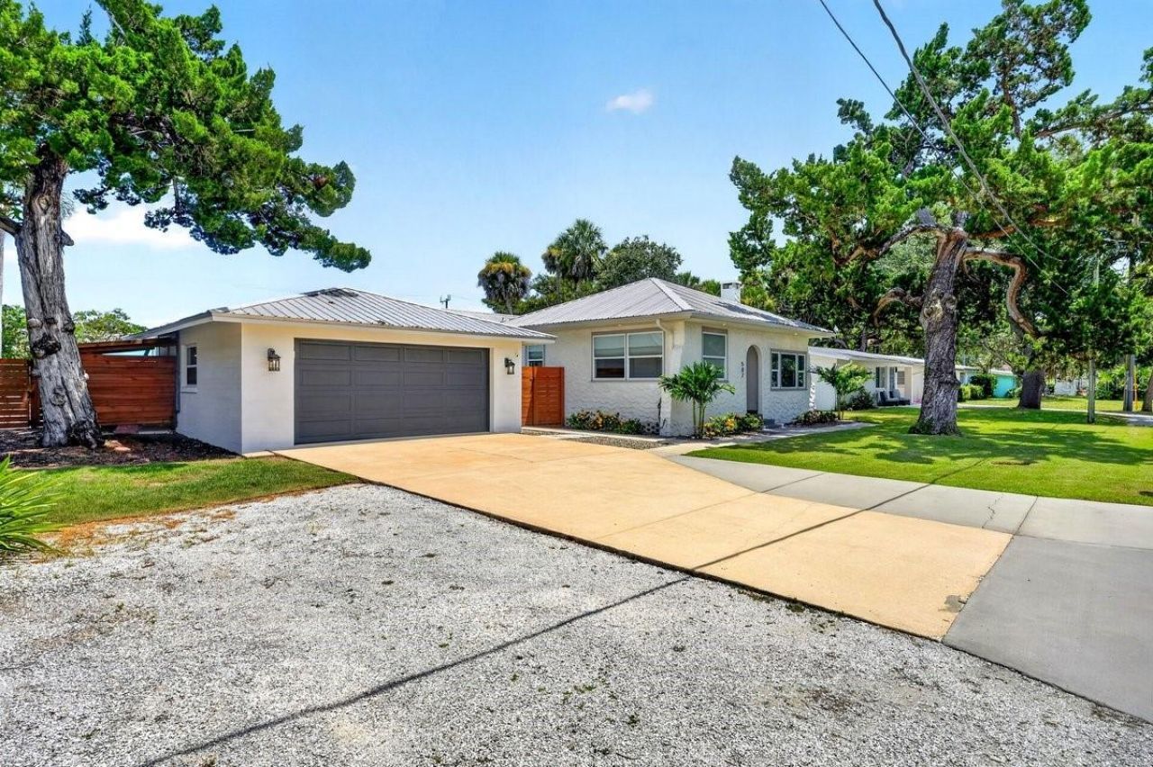 507 Goodwin Avenue, New Smyrna Beach, FL 32169 Photo