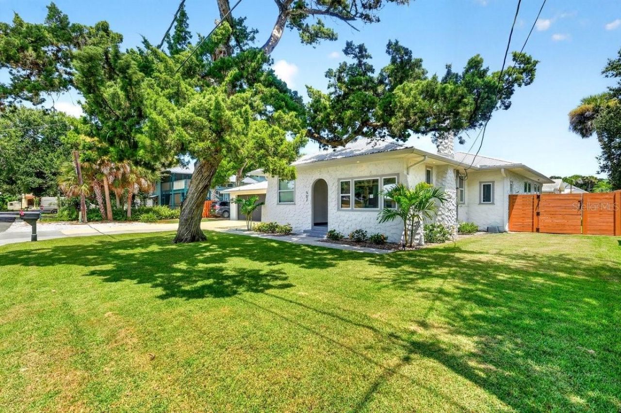 507 Goodwin Avenue, New Smyrna Beach, FL 32169 Photo