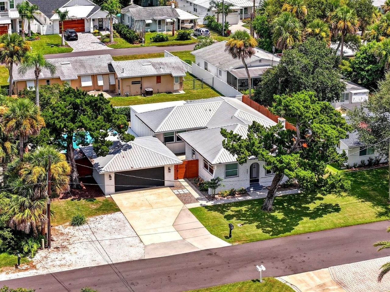 507 Goodwin Avenue, New Smyrna Beach, FL 32169 Photo