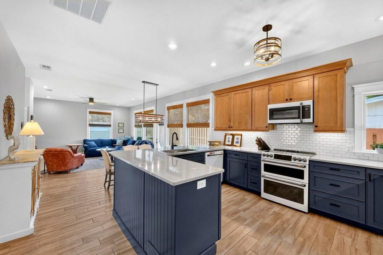 507 Goodwin Avenue, New Smyrna Beach, FL 32169 Photo