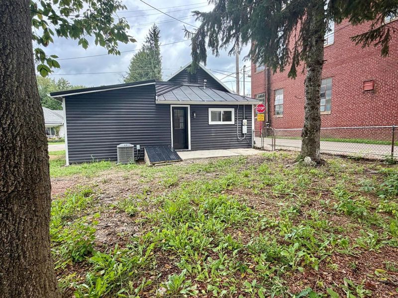 2 W Ing Street , Kingston, OH 45644 Photo 8