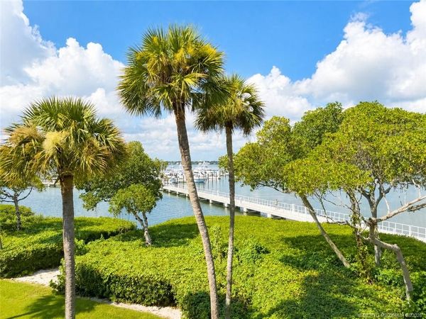 390 NE Edgewater Drive , Unit 302, Stuart, FL 34996