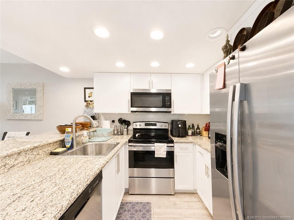 390 NE Edgewater Drive , Unit 302, Stuart, FL 34996 Photo