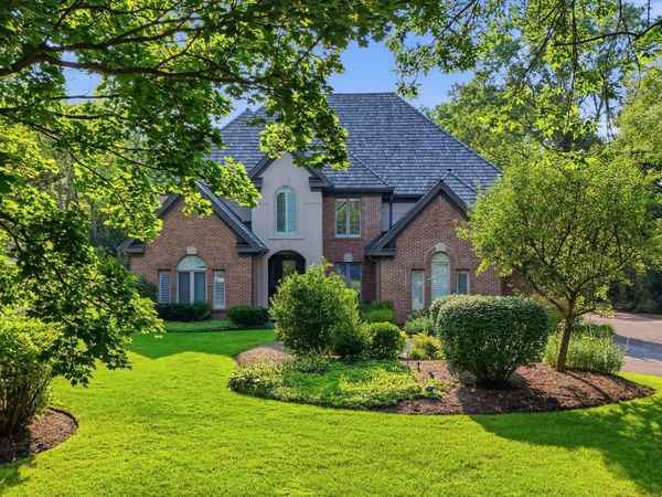 1070 Sir William Lane, Lake Forest, IL 60045