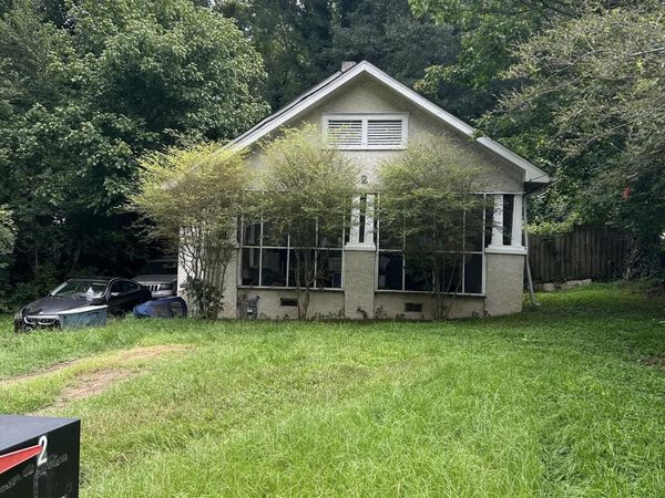 2 S Eugenia Place NW, Atlanta, GA 30318