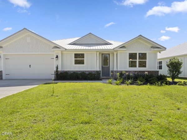 373 Bear Creek Boulevard , Freeport, FL 32439