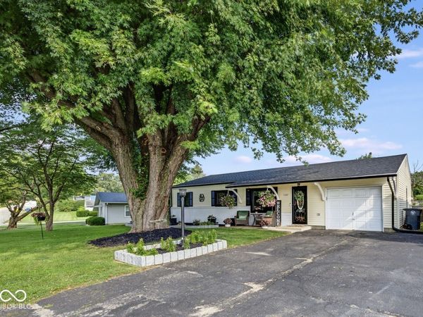 1332 W 6th Street , Connersville, IN 47331